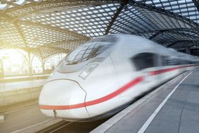 ICE-Zug im Bahnhof